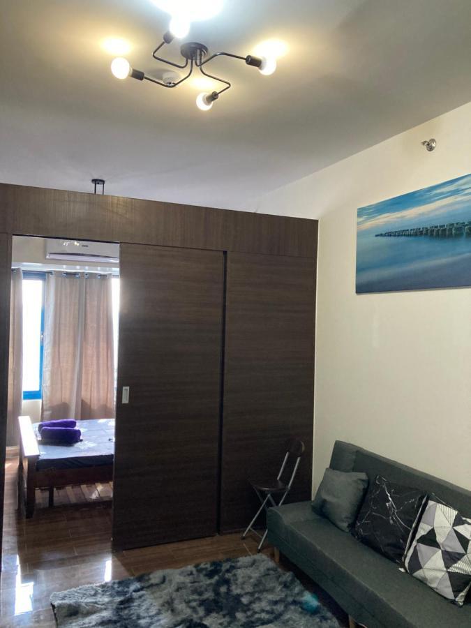 Makati Amazing View Penthouse Studio, Air Residence, Fast Internet *