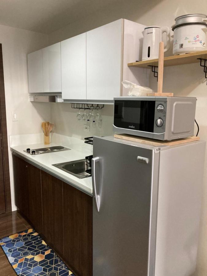 Makati Amazing View Penthouse Studio, Air Residence, Fast Internet * Manila