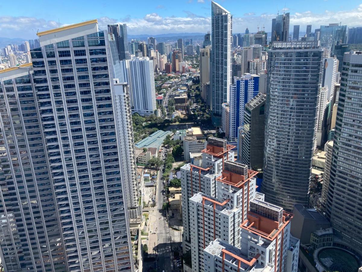 Makati Amazing View Penthouse Studio, Air Residence, Fast Internet Apartment Manila