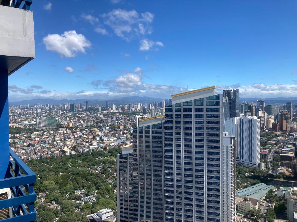Makati Amazing View Penthouse Studio, Air Residence, Fast Internet Manila