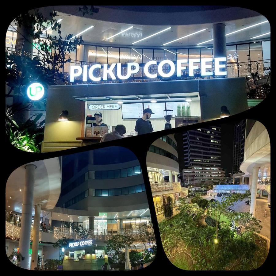 Makati Amazing View Penthouse Studio, Air Residence, Fast Internet Apartment *