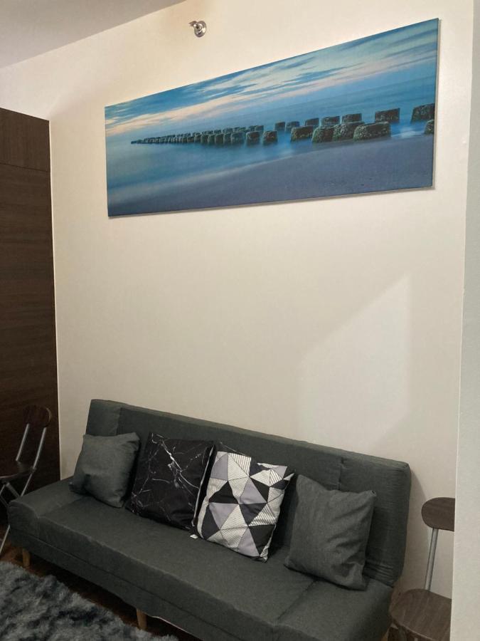 Makati Amazing View Penthouse Studio, Air Residence, Fast Internet Manila