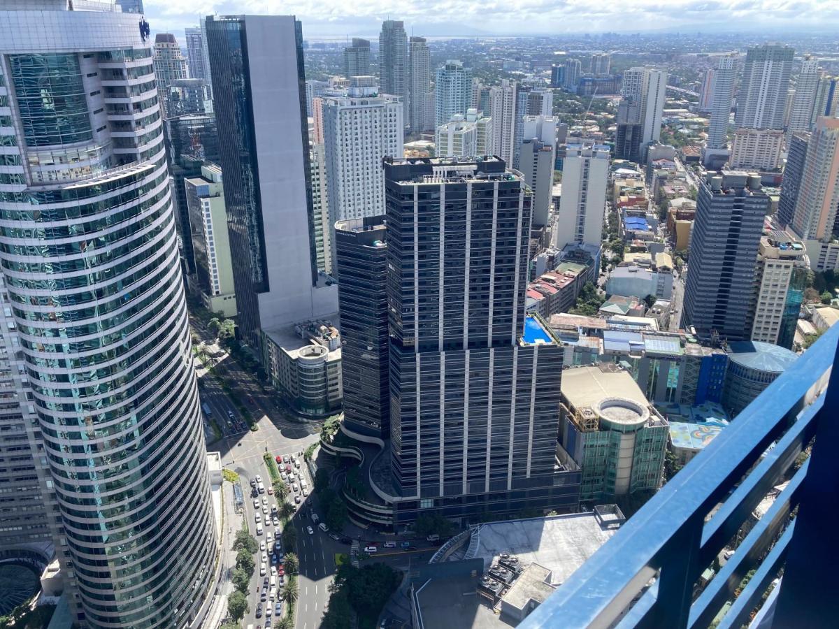 Makati Amazing View Penthouse Studio, Air Residence, Fast Internet *