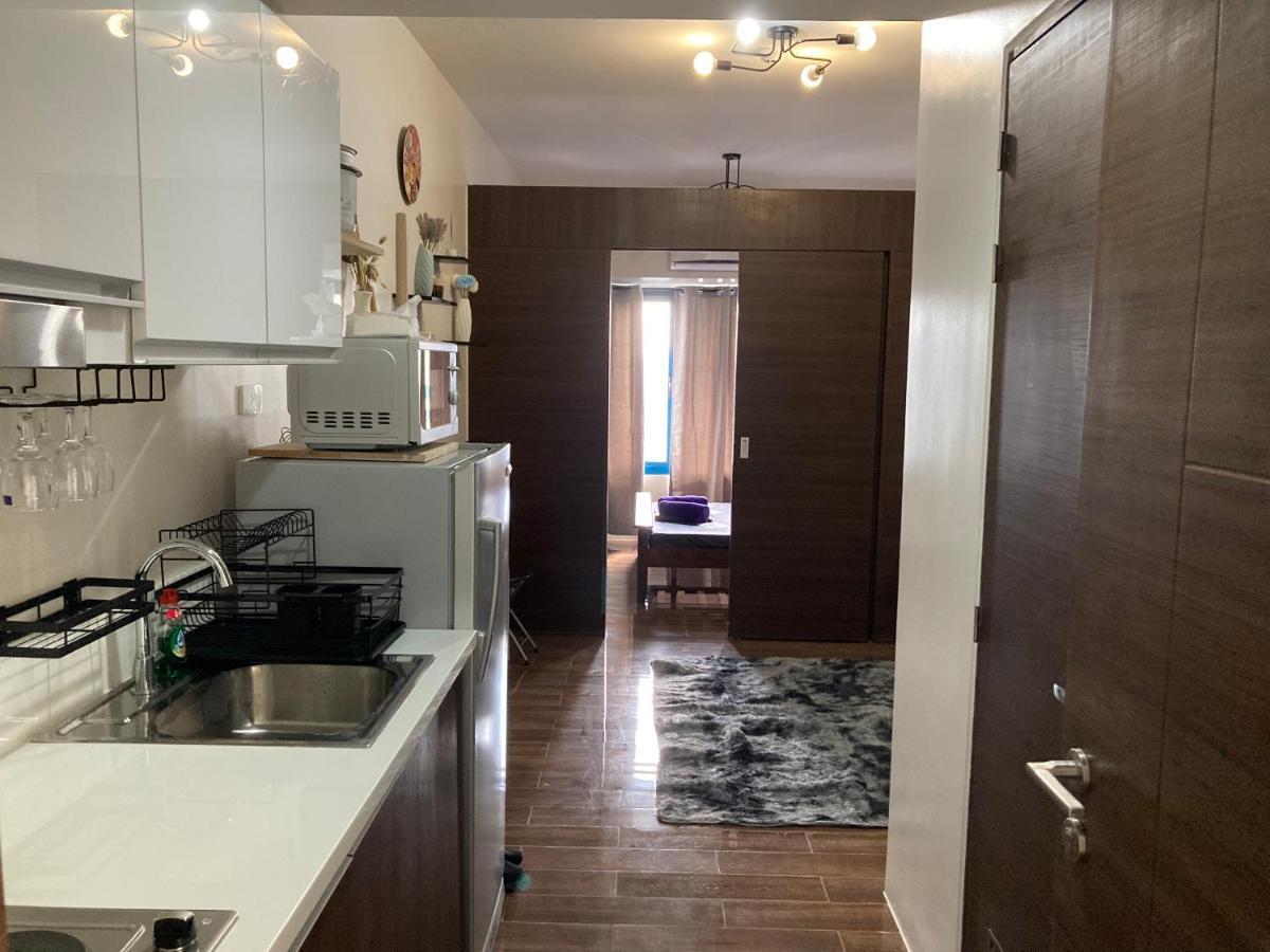 Makati Amazing View Penthouse Studio, Air Residence, Fast Internet Manila